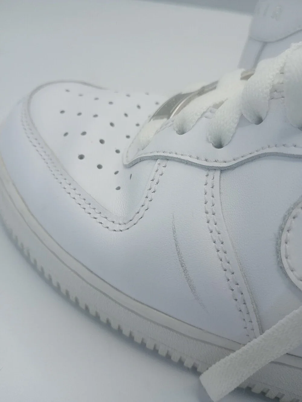 2019 Nike Air Force 1 Triple White ‘07 315122-111 Size 8 Low Top Sneakers Shoes